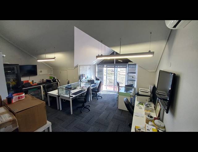 97M² OFFICE TO LET IN CENTURY CITY